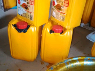 premium-red-palm-oil-pure-nigerian-cooking-oil-for-authentic-dishes